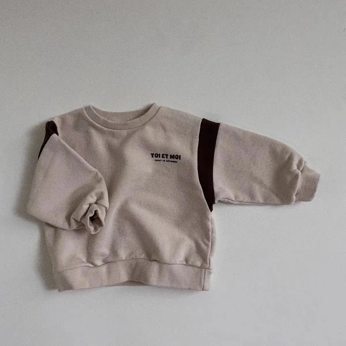Color-Block Long-Sleeved Sweatshirt