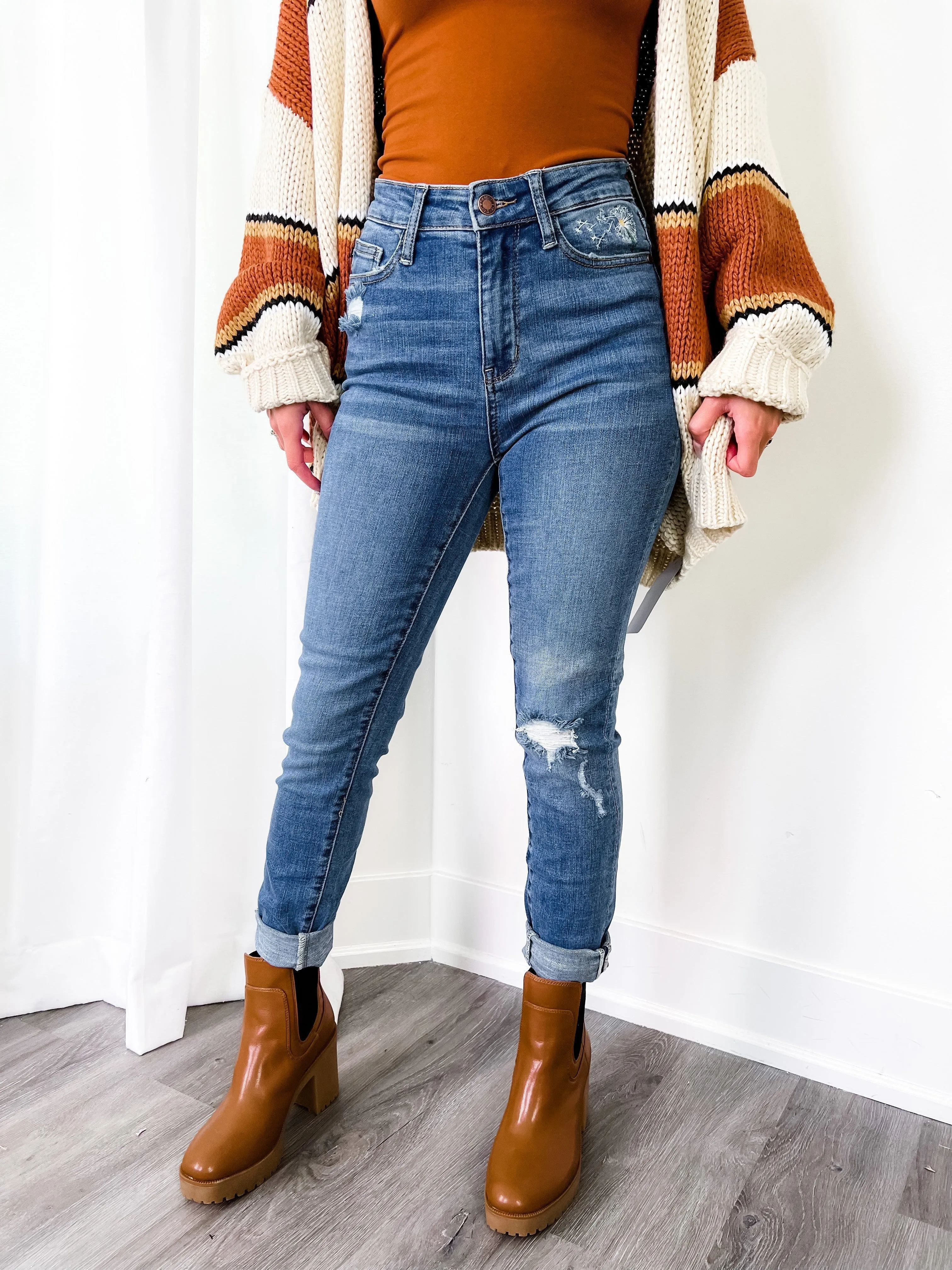 Judy Blue Medium Wash High Waisted Dandelion Embroidered Skinny Jeans