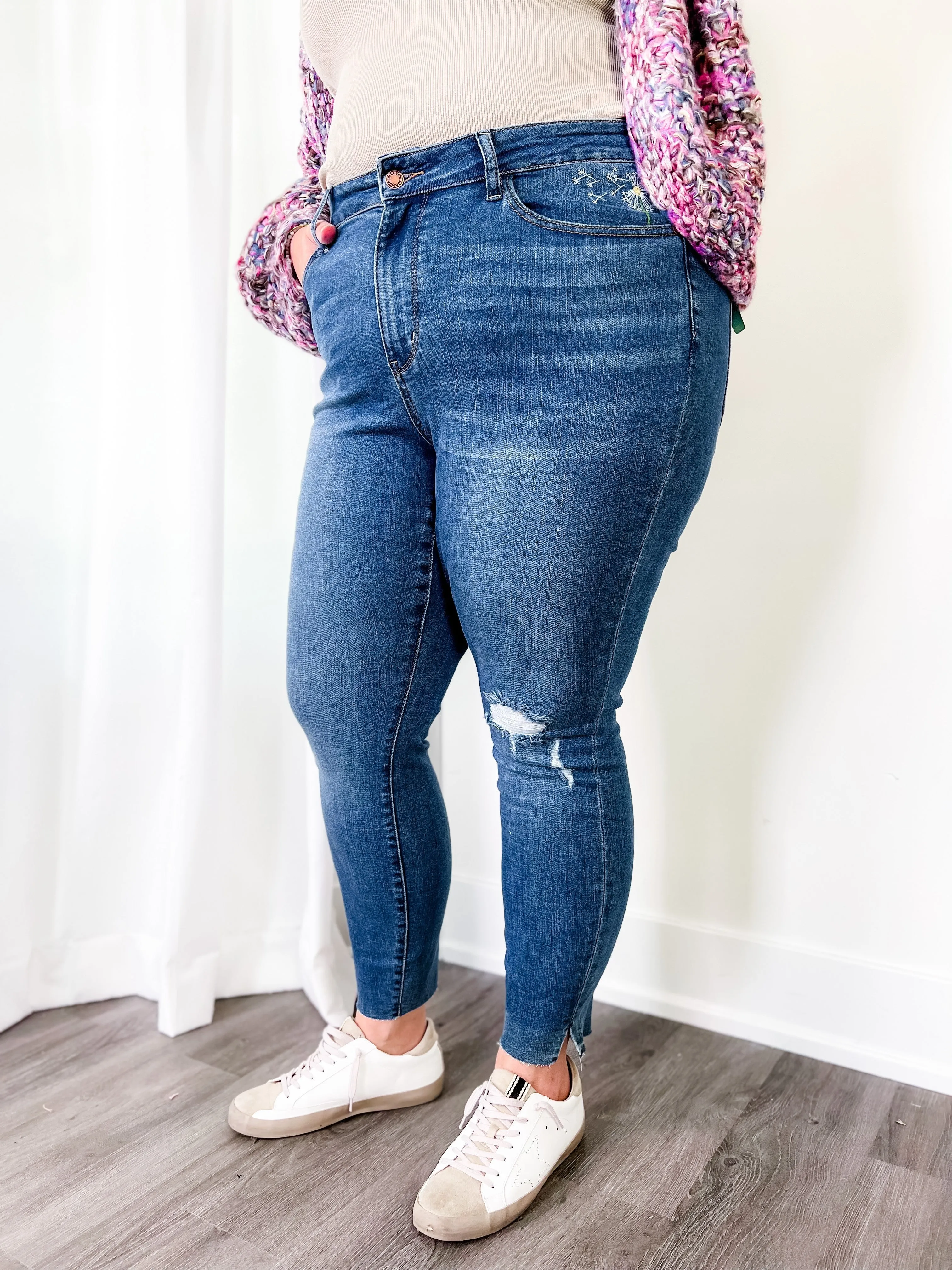 Judy Blue Medium Wash High Waisted Dandelion Embroidered Skinny Jeans