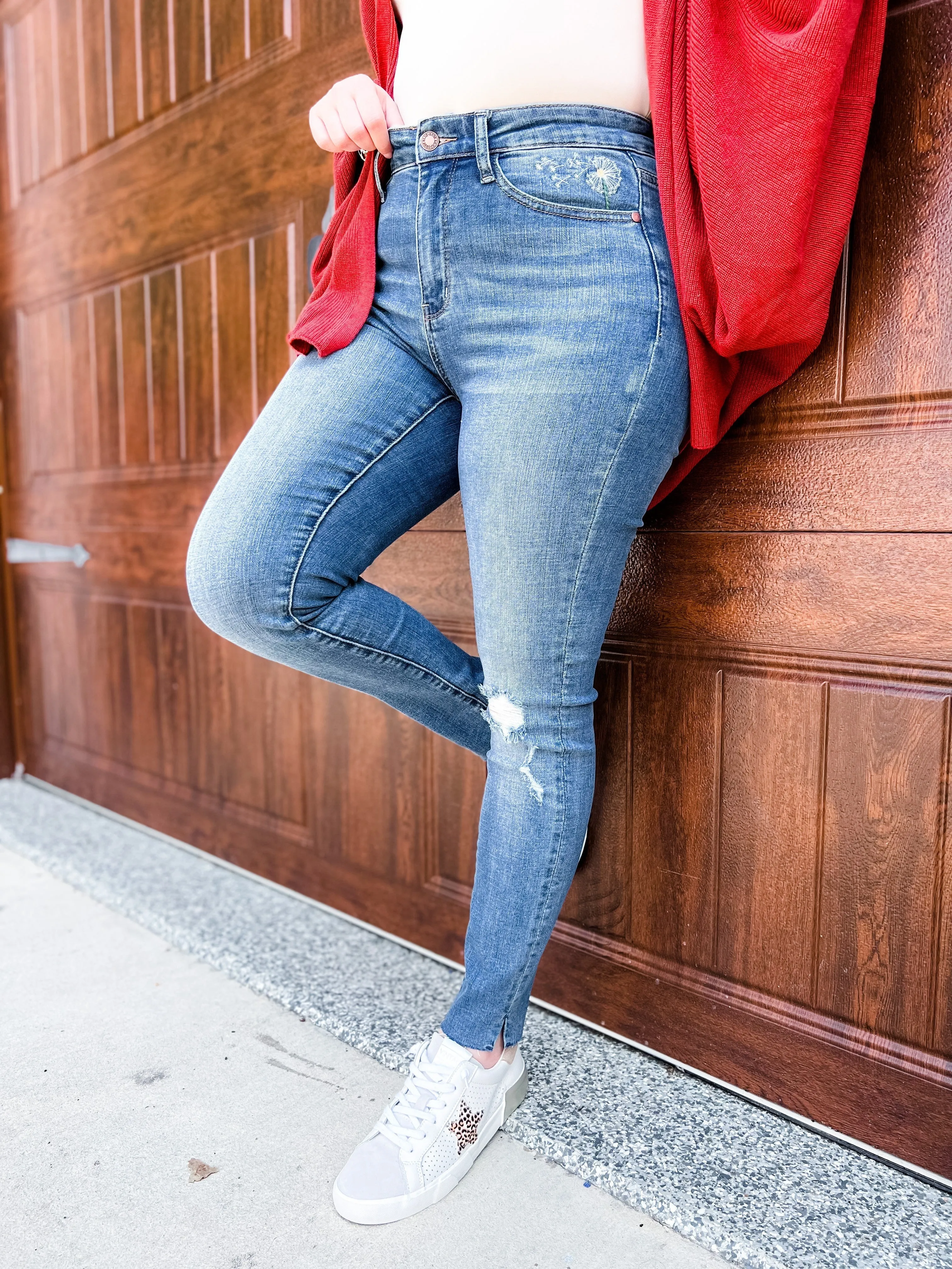 Judy Blue Medium Wash High Waisted Dandelion Embroidered Skinny Jeans