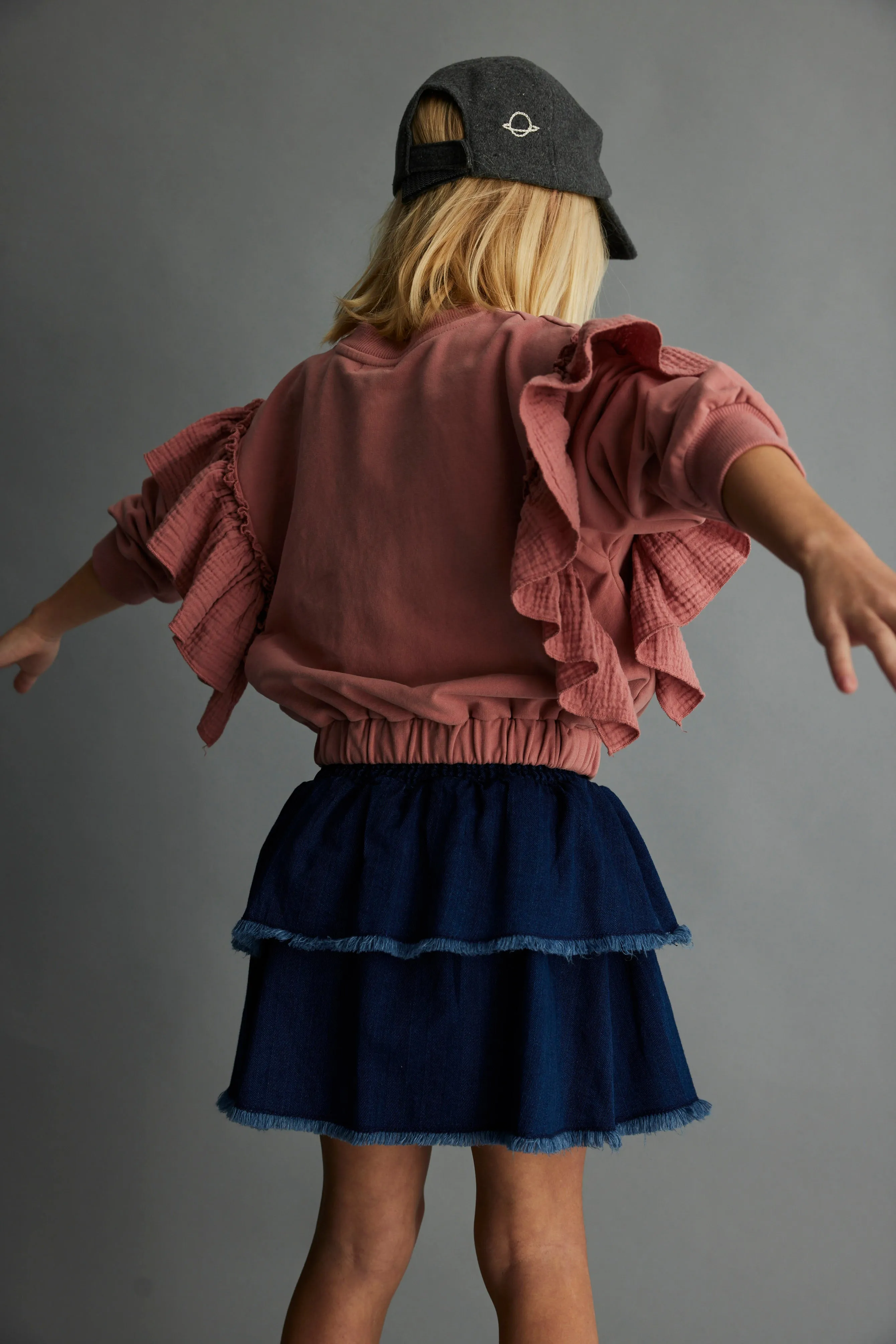 SOFT FLEECE RUFFLES SWEATSHIRT